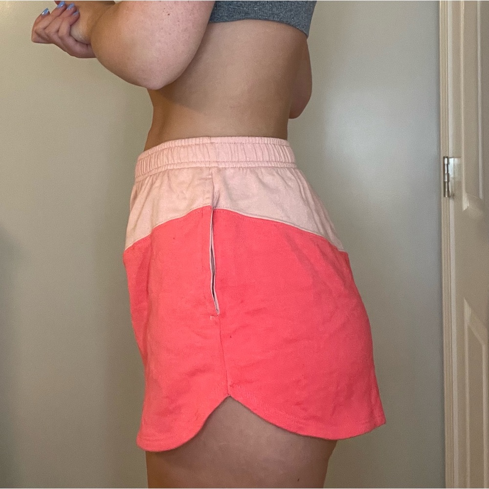 Block pattern shorts - Picture 2 of 6